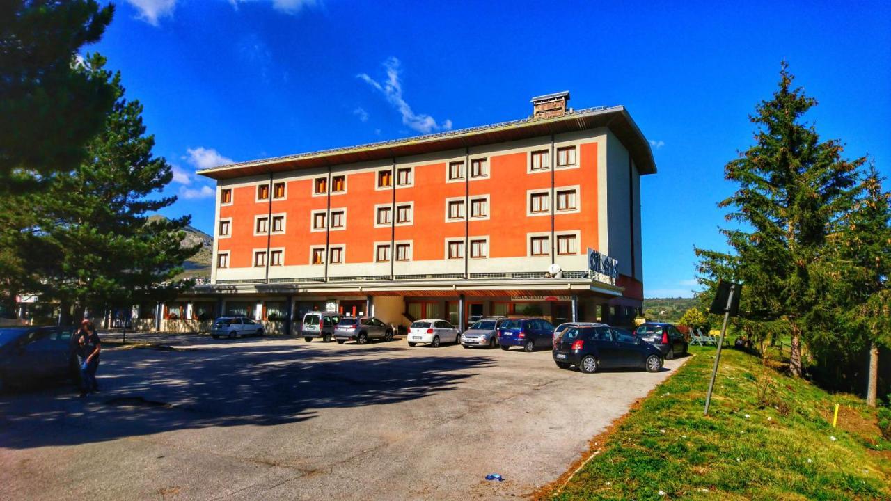 Hotel Holidays ロッカラーゾ エクステリア 写真